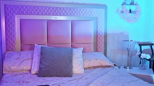 Snapshot of AlanaOdison chatting on October 30, 2025, 8:39 pm AlanaOdison online show from October 30, 2025, 8:39 pm