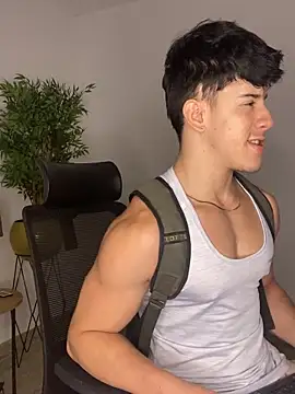 MaxCooper1 online show from September 17, 2025, 9:06 pm