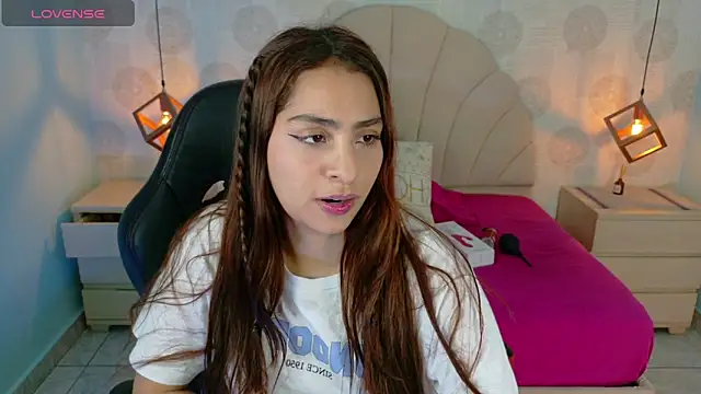 AIXATRISTA1 online show from October 8, 2025, 7:36 pm