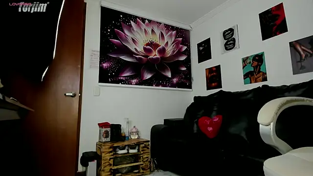 Snapshot of lycoris_19 chatting on October 24, 2025, 8:52 pm lycoris 19 online show from October 24, 2025, 8:52 pm