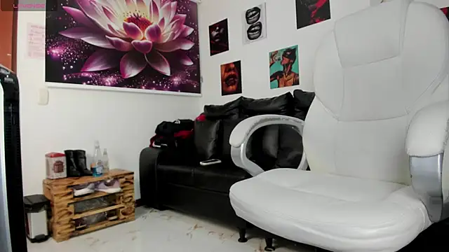 Snapshot of lycoris_19 chatting on October 21, 2025, 9:03 pm lycoris 19 online show from October 21, 2025, 9:03 pm