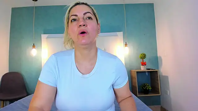 Heidy milf online show from January 17, 2026, 8:23 pm