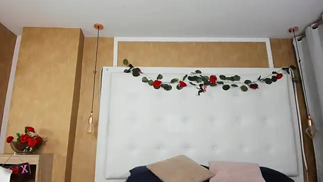 Heidy milf online show from May 8, 2026, 8:34 pm