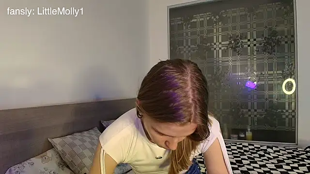 littlemolly11 online show from October 1, 2025, 1:26 pm