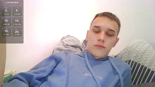 Snapshot of your___honeyy chatting on November 14, 2025, 10:41 am your honeyy online show from November 14, 2025, 10:41 am