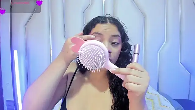 Snapshot of Angellit_Afrodita_ chatting on May 7, 2026, 9:23 am Angellit Afrodita online show from May 7, 2026, 9:23 am