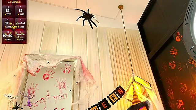 Snapshot of TaylerWhite chatting on November 1, 2025, 12:32 pm TaylerWhite online show from November 1, 2025, 12:32 pm