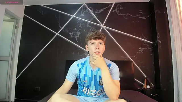 Snapshot of TaylerWhite chatting on November 27, 2025, 11:54 am TaylerWhite online show from November 27, 2025, 11:54 am