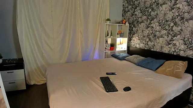 Snapshot of Laila_Blarr chatting on November 7, 2025, 10:31 am Laila Blarr online show from November 7, 2025, 10:31 am