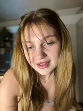 Snapshot of Emaline_Fane chatting on May 17, 2026, 7:47 pm Emaline Fane online show from May 17, 2026, 7:47 pm