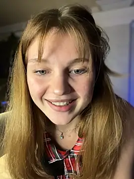 Snapshot of Emaline_Fane chatting on June 7, 2026, 6:35 pm Emaline Fane online show from June 7, 2026, 6:35 pm