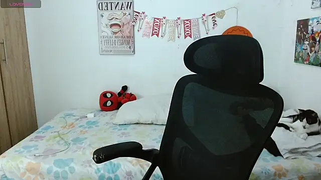 Snapshot of Max0n_ chatting on November 8, 2025, 1:53 am Max0n online show from November 8, 2025, 1:53 am