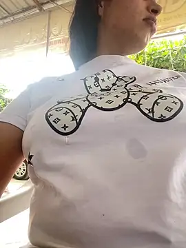 Mia garcia28 online show from December 21, 2025, 6:31 pm