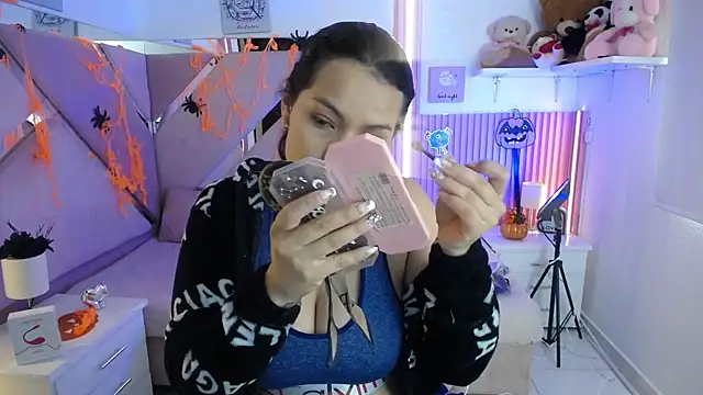 Snapshot of Mia_garcia28 chatting on October 24, 2025, 7:57 pm Mia garcia28 online show from October 24, 2025, 7:57 pm