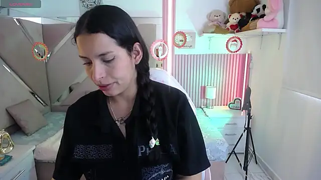 Snapshot of Mia_garcia28 chatting on December 4, 2025, 8:30 pm Mia garcia28 online show from December 4, 2025, 8:30 pm