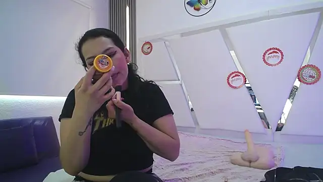 Snapshot of Mia_garcia28 chatting on December 3, 2025, 7:24 pm Mia garcia28 online show from December 3, 2025, 7:24 pm