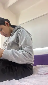 Mia garcia28 online show from March 16, 2026, 1:37 pm