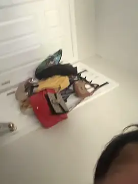 honestlychina online show from October 3, 2025, 1:56 pm