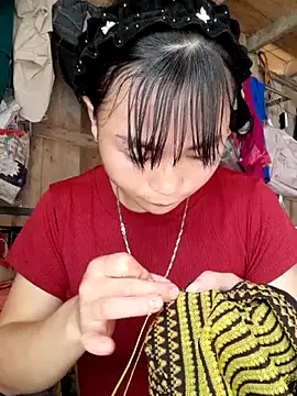 Sunyinn online show from October 28, 2025, 8:02 am