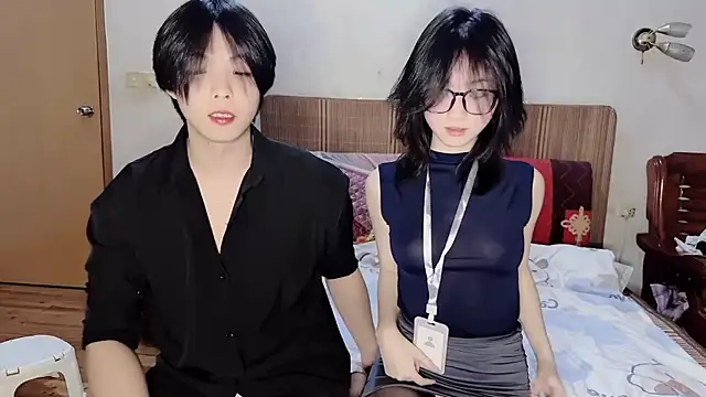 Crush-1 online show from October 18, 2025, 4:42 pm