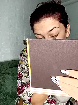 Snapshot of LadyNora chatting on October 8, 2025, 6:04 am LadyNora online show from October 8, 2025, 6:04 am