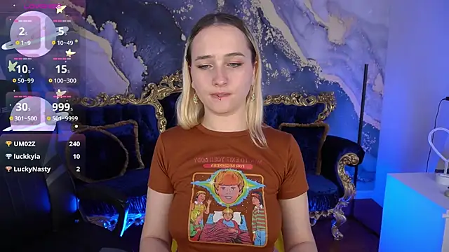 Snapshot of LilElfie chatting on November 23, 2025, 8:08 pm LilElfie online show from November 23, 2025, 8:08 pm