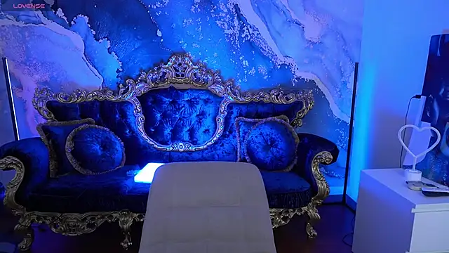 Snapshot of LilElfie chatting on November 22, 2025, 2:05 pm LilElfie online show from November 22, 2025, 2:05 pm