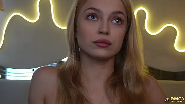 kellypeachcake online show from October 1, 2025, 5:23 am