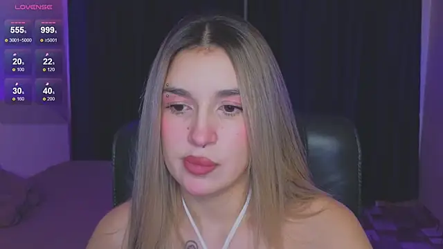 Snapshot of RoxyChill chatting on October 15, 2025, 7:11 pm RoxyChill online show from October 15, 2025, 7:11 pm