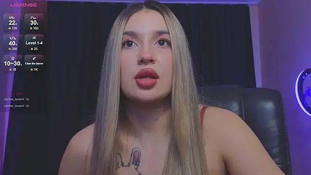 Snapshot of RoxyChill chatting on October 26, 2025, 8:53 pm RoxyChill online show from October 26, 2025, 8:53 pm