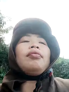 PhamPhung online show from November 15, 2025, 6:17 am