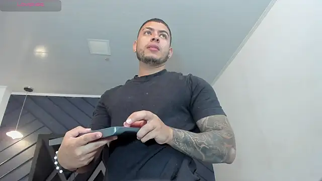 Snapshot of marco_garciia_ chatting on November 5, 2025, 11:19 pm marco garciia online show from November 5, 2025, 11:19 pm