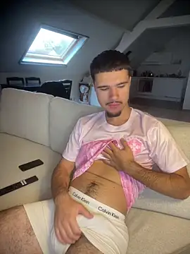 los freaky online show from October 13, 2025, 6:48 am