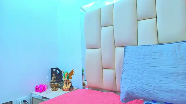 sweet amye online show from October 21, 2025, 7:13 pm