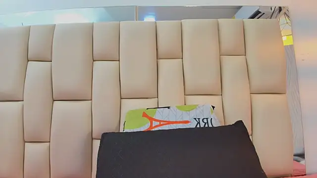 sweet amye online show from November 24, 2025, 7:14 pm