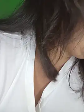 luzdanna online show from June 10, 2026, 7:37 pm