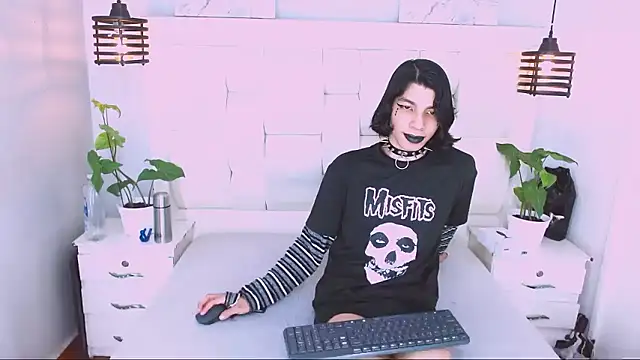 Atley Dolly online show from January 14, 2026, 9:40 pm