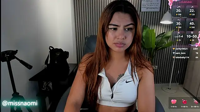 Missnaomi  online show from September 30, 2025, 5:19 pm