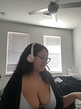 Snapshot of minhaa_gamer chatting on October 4, 2025, 10:22 pm minhaa gamer online show from October 4, 2025, 10:22 pm