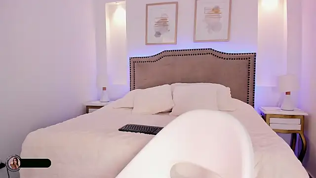 Amy azaela online show from January 7, 2026, 11:10 pm