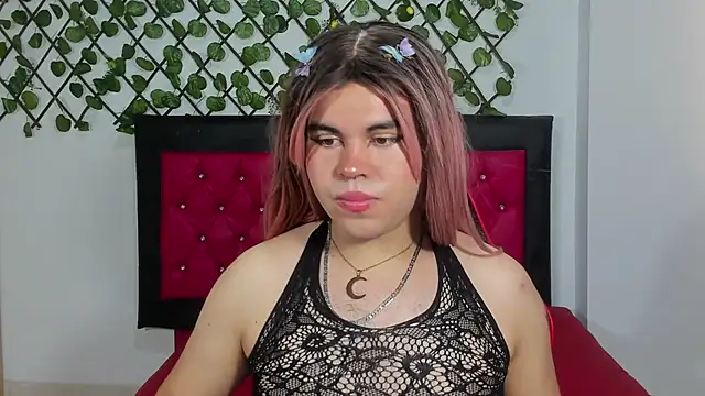 Snapshot of Lady_Evelynn chatting on October 7, 2025, 8:10 pm Lady Evelynn online show from October 7, 2025, 8:10 pm