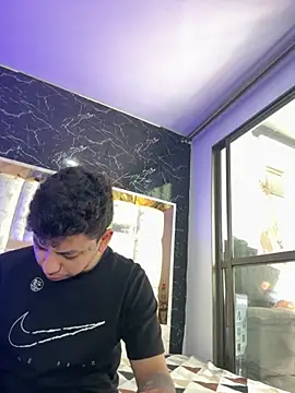 DayanaDG online show from December 4, 2025, 6:40 pm