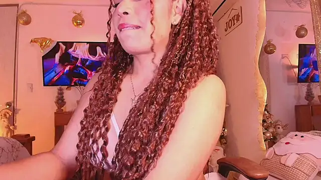 Snapshot of megansan_ chatting on December 15, 2025, 11:38 am megansan online show from December 15, 2025, 11:38 am