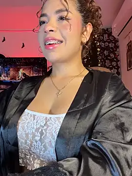 Snapshot of megansan_ chatting on October 21, 2025, 12:15 pm megansan online show from October 21, 2025, 12:15 pm