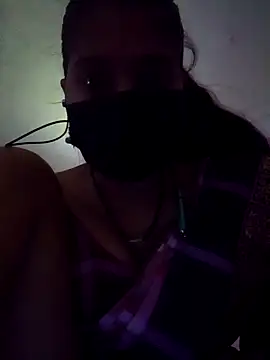 Snapshot of 3USHA chatting on October 17, 2025, 8:28 am 3USHA online show from October 17, 2025, 8:28 am