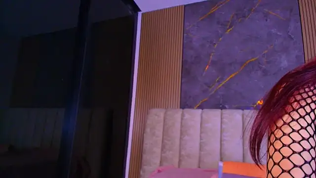 Snapshot of valecastro_ chatting on December 5, 2025, 7:34 pm valecastro online show from December 5, 2025, 7:34 pm