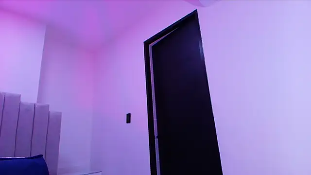 Snapshot of valecastro_ chatting on November 27, 2025, 7:14 pm valecastro online show from November 27, 2025, 7:14 pm