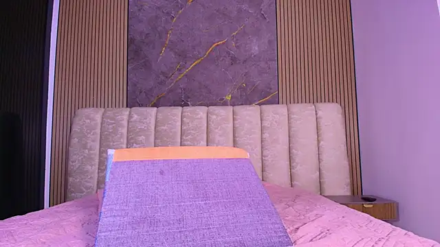 Snapshot of valecastro_ chatting on December 3, 2025, 7:13 pm valecastro online show from December 3, 2025, 7:13 pm