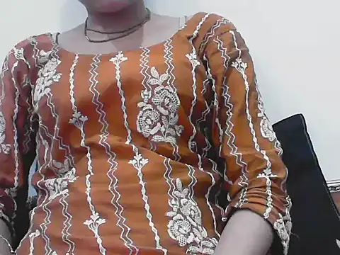 elize   online show from February 3, 2026, 3:50 pm