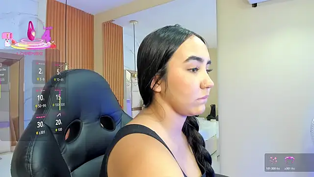 julieta rosee online show from October 27, 2025, 10:11 pm